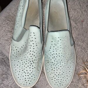Women's Perforated Slip-On Shoes - Light Blue vonic size 8.5